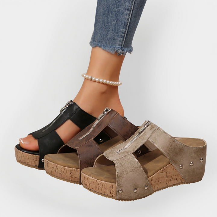Comfortable Sandals with Heel and Zipper