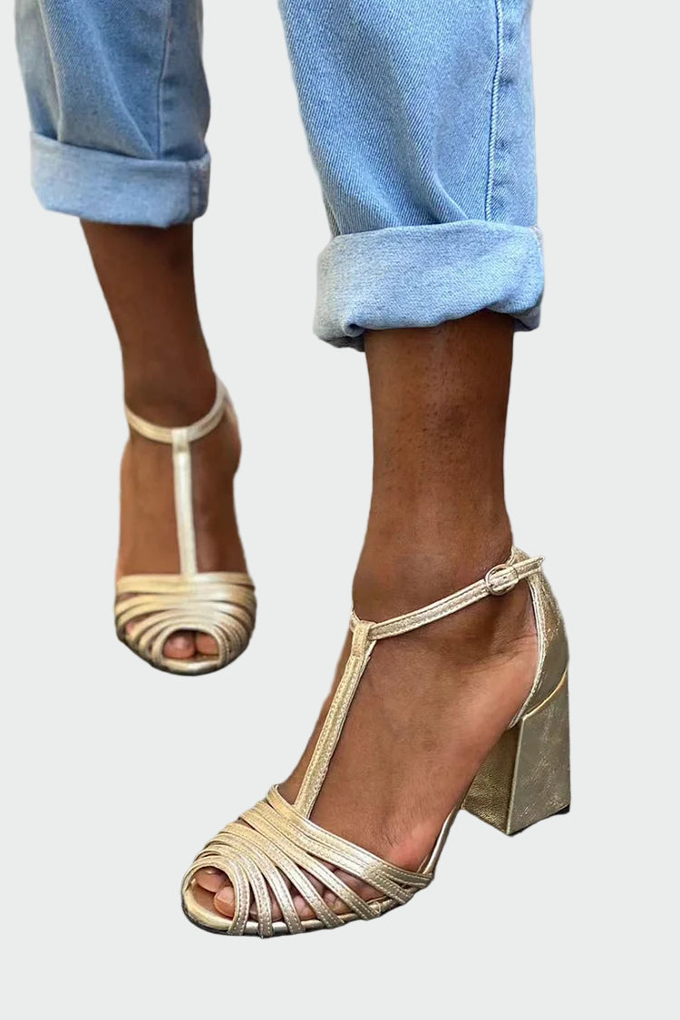 Elegant sandals with T-strap