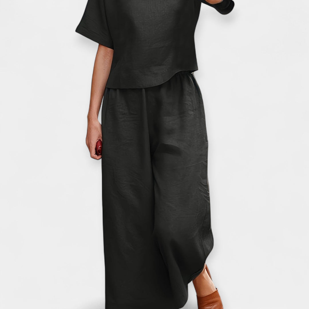 Airy Pants Set with Short-Sleeved Top