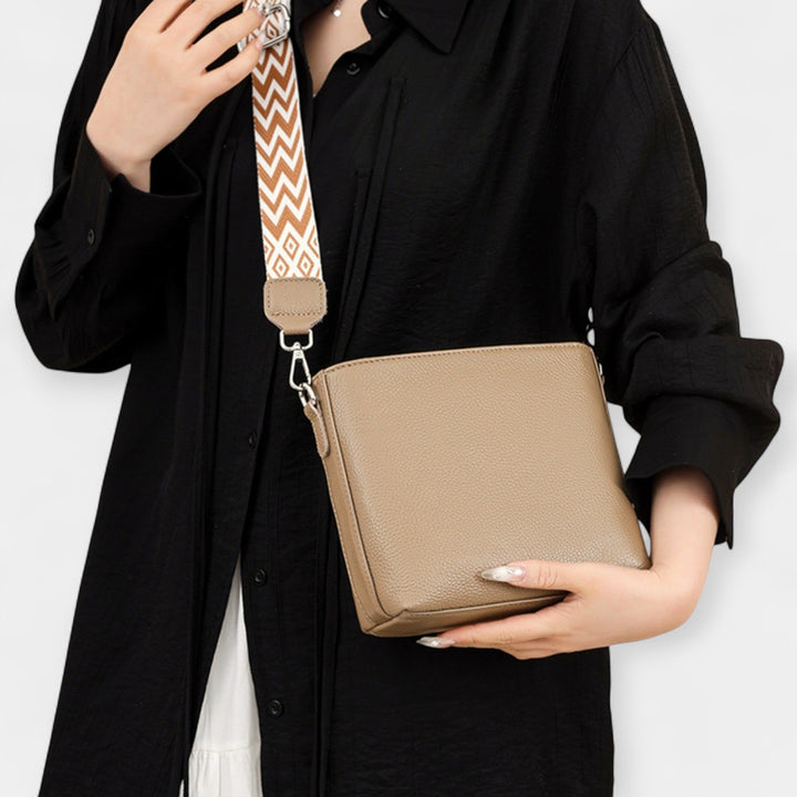 Crossbody shoulder bag