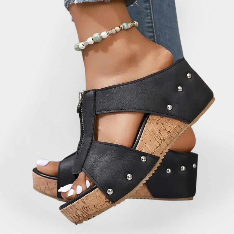 Comfortable Sandals with Heel and Zipper
