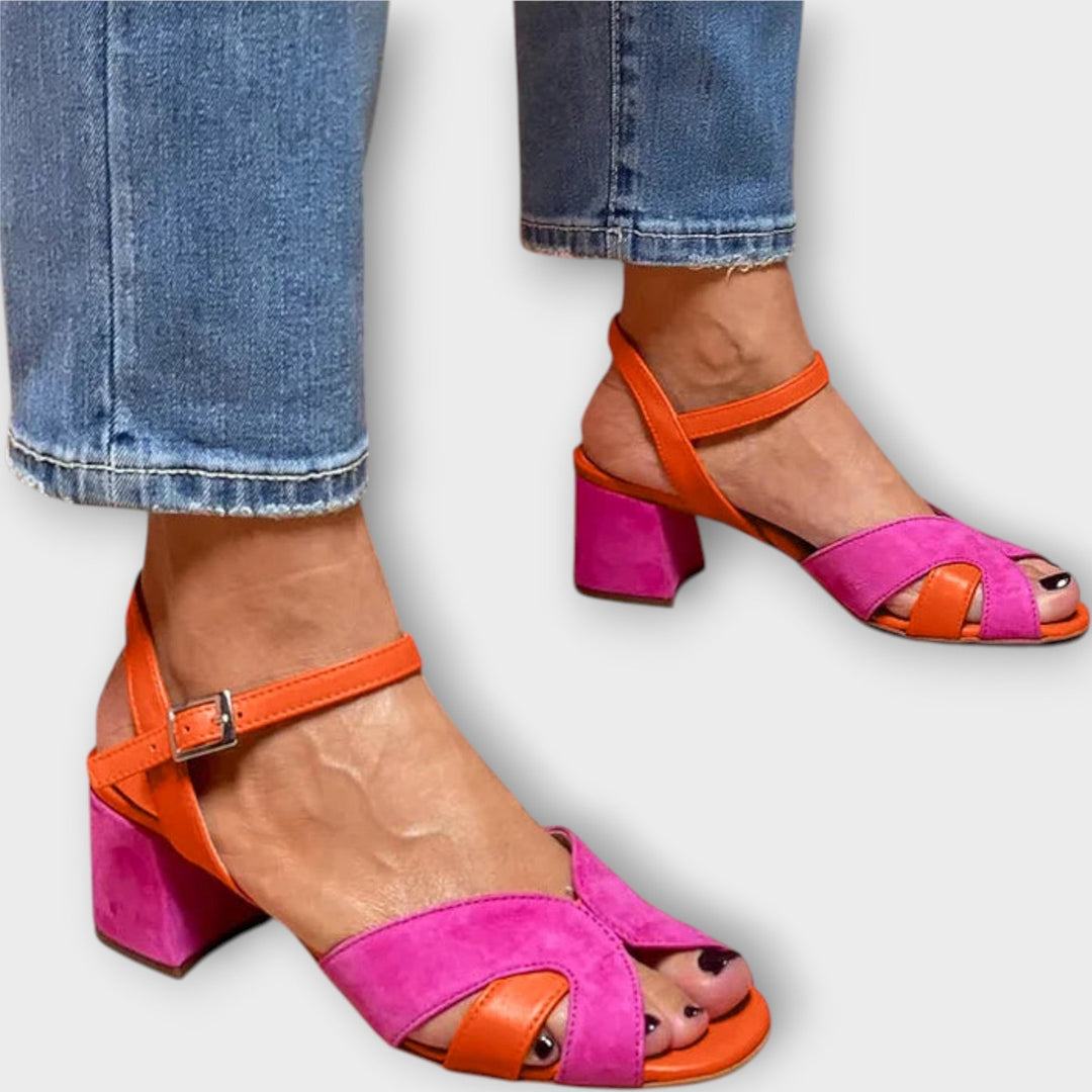 Block-colored sandals with a comfortable heel