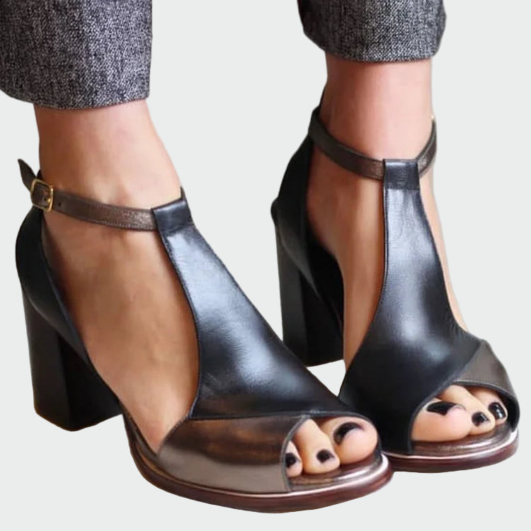 Elegant sandals with low heel