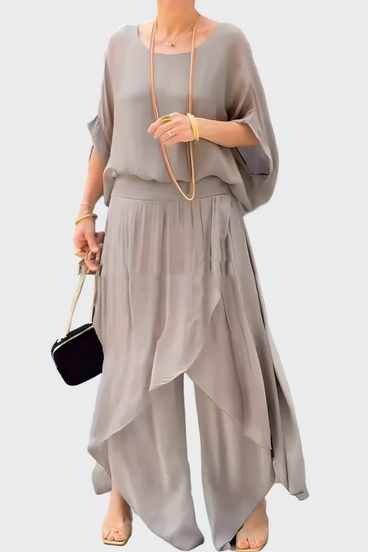Top with wide pants and slit – Two-piece chiffon set