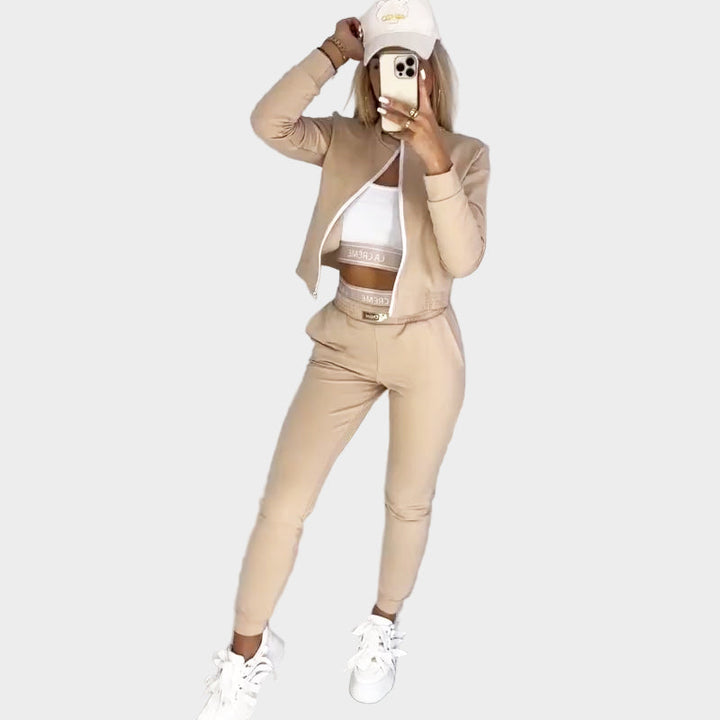 Women’s 3-Piece Sports Set with Zipper and Comfortable Fit