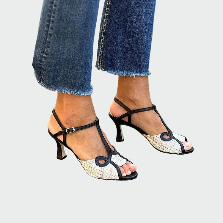 Sandals with mid-high heel in retro style