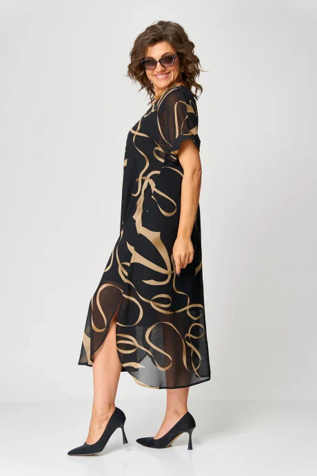 Airy Dress with Linear Patterns and V-Neck