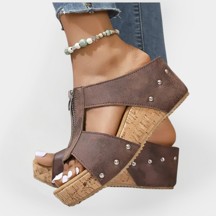 Comfortable Sandals with Heel and Zipper