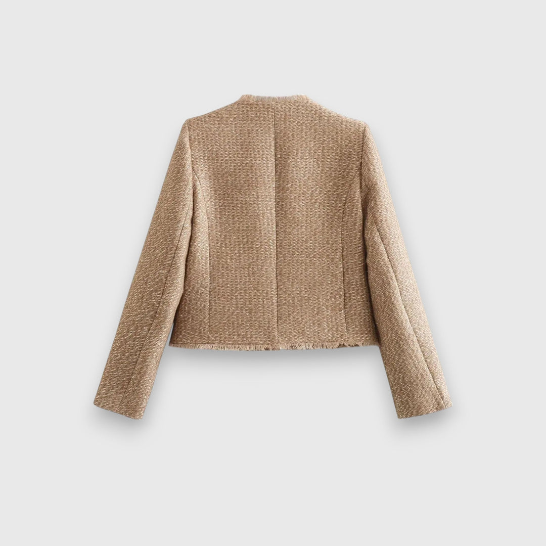 Kiriane – Timeless silhouette transition jacket