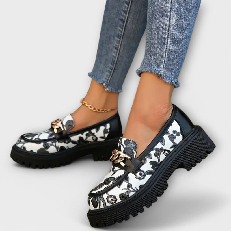 Sandra - Classic Retro Loafers with Style