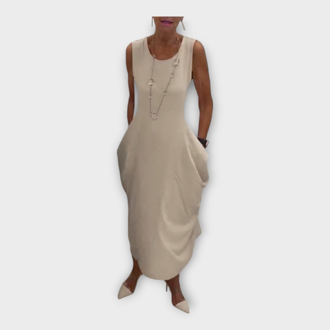 Let dress with modern silhouette and pockets