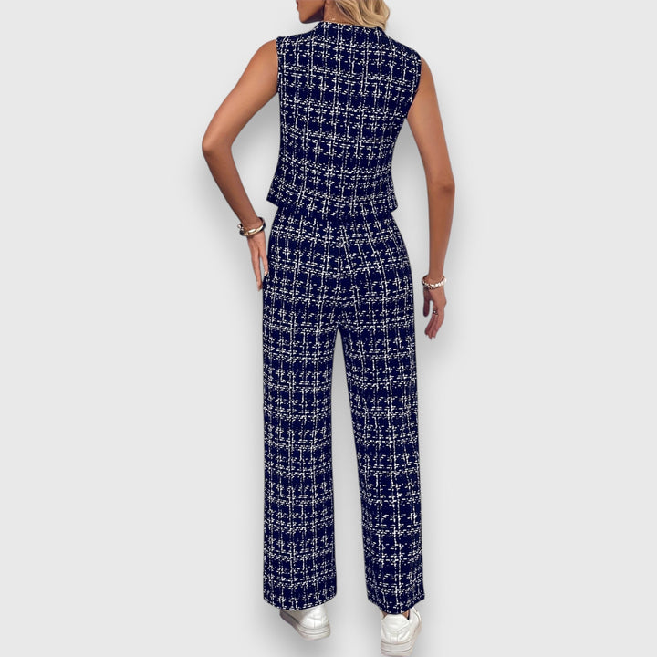 Set to share with V-neck and matching pants
