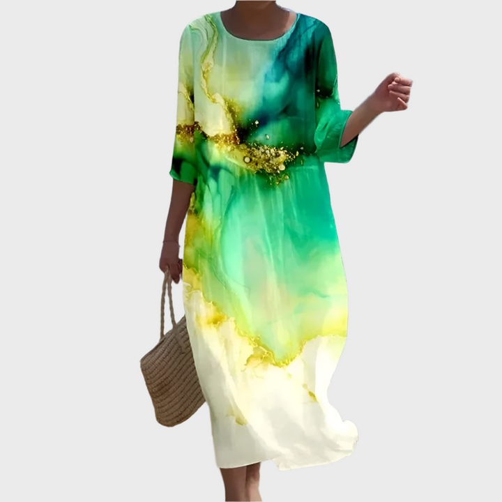 Airy dress with coverage