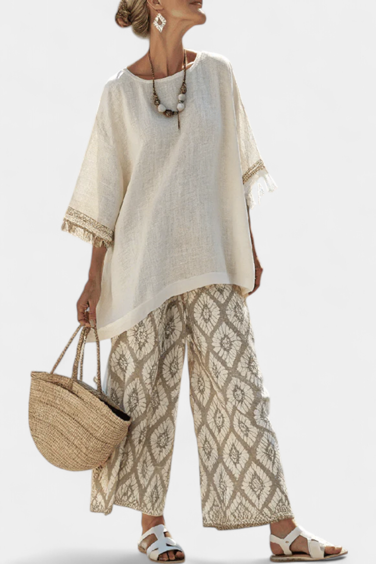 Boho Chic Daisy Set: Long Blouse and Patterned Pants for a Unique Style