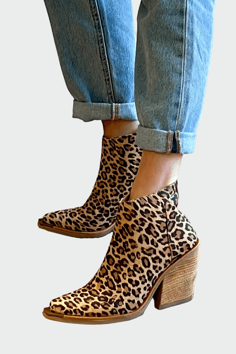 Cowboy Boot with Pointed Toe