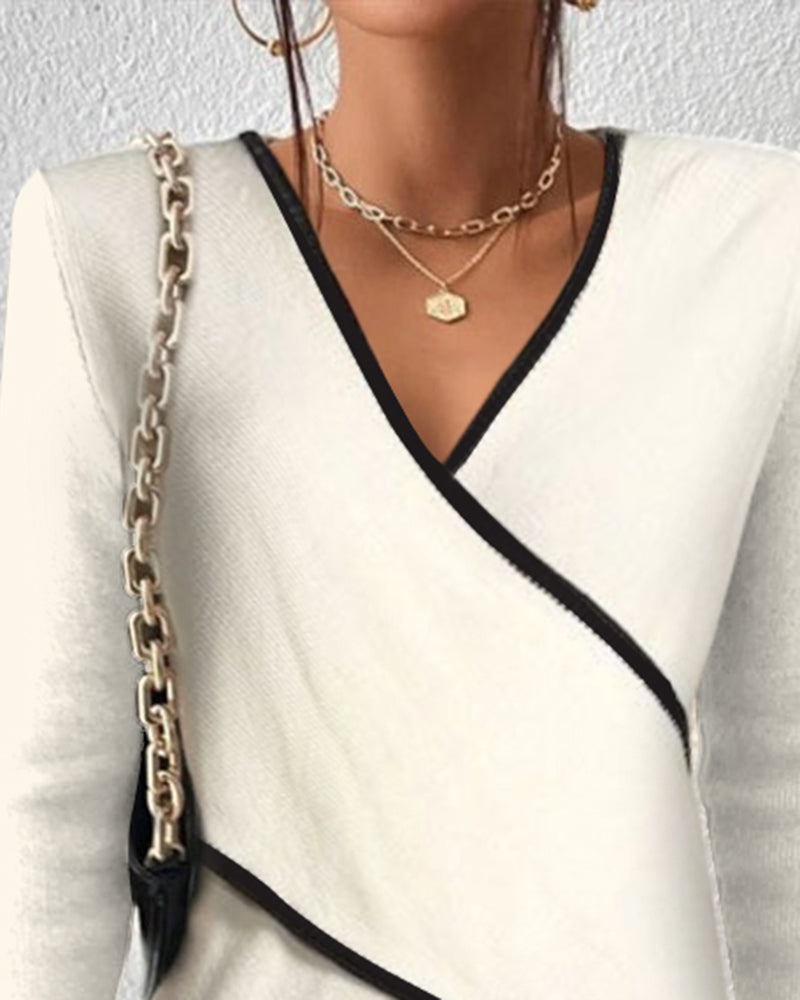 Yzabelle – Sweater with Contrast Trim