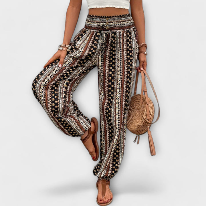 Pants with Folkloric Pattern