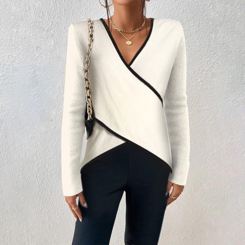 Yzabelle – Sweater with Contrast Trim