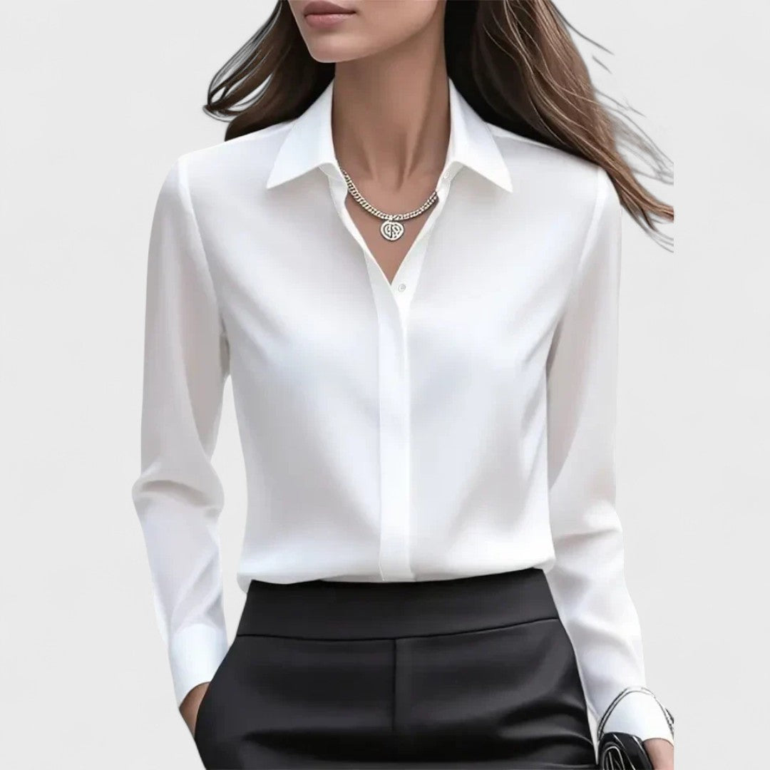 Melvaya - Elegant in Glossy Satin