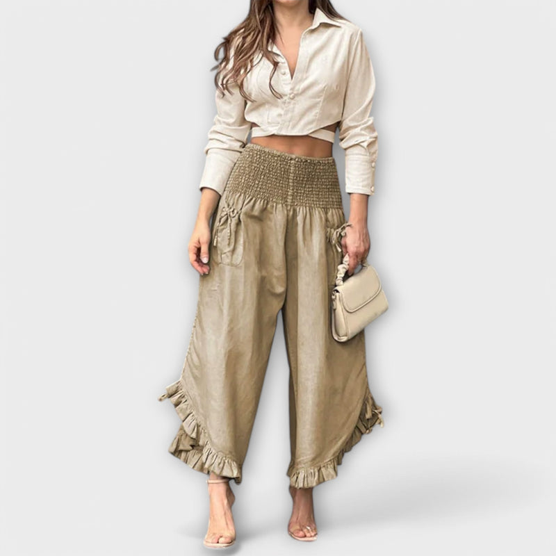 Comfortable linen pants with modern pleats