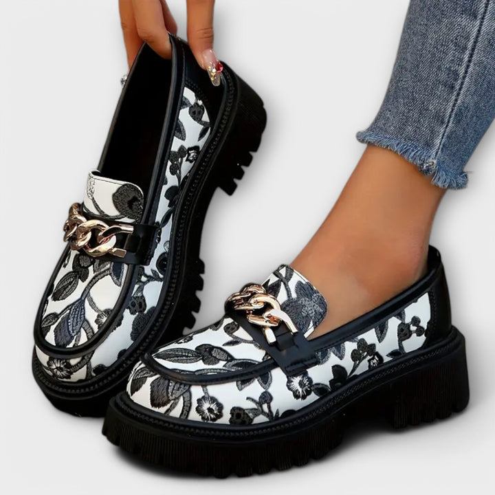Sandra - Classic Retro Loafers with Style