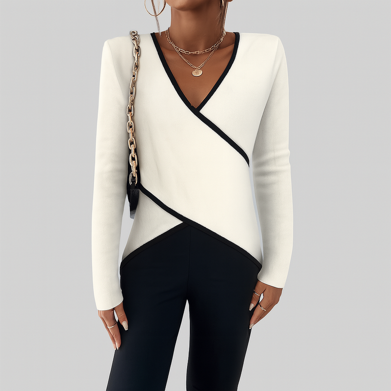 Yzabelle – Sweater with Contrast Trim