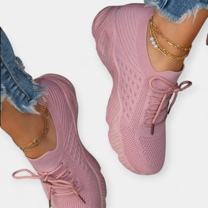Sports shoes with comfort