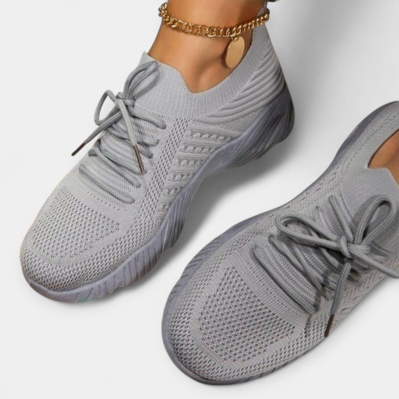 Sports shoes with comfort