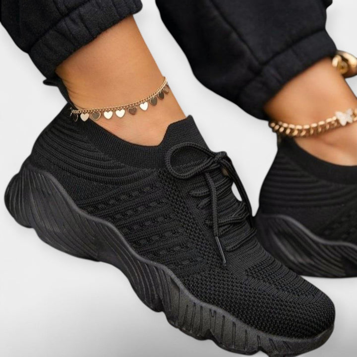 Sports shoes with comfort