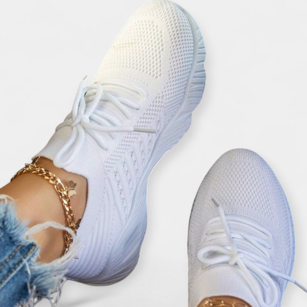 Sports shoes with comfort