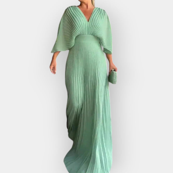 Elegant Pleated Dress with Stiletto Silhouette