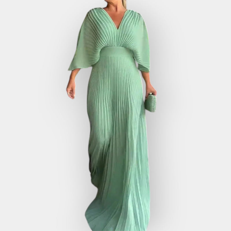 Elegant Pleated Dress with Stiletto Silhouette