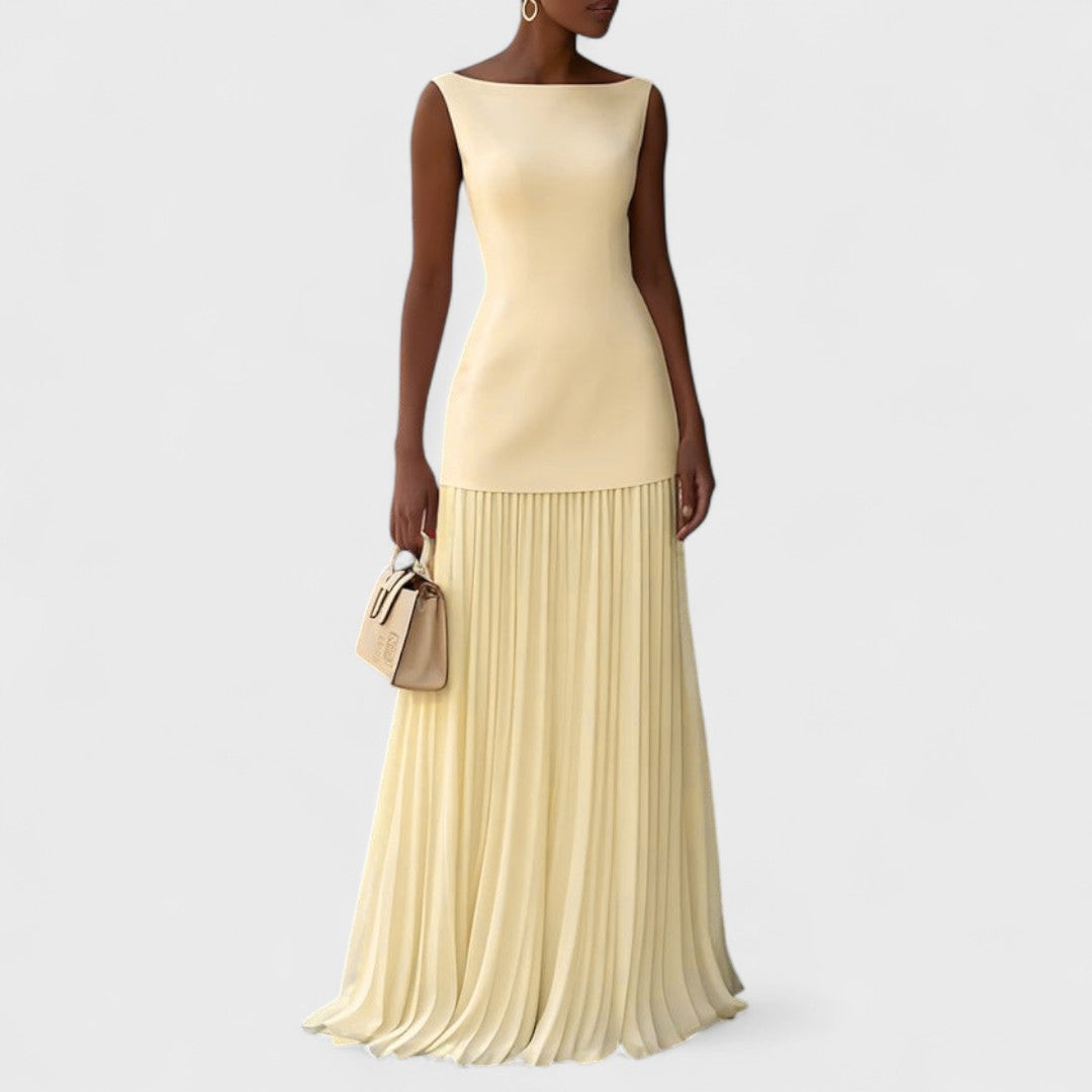 Klara - Elegance in Two Pieces