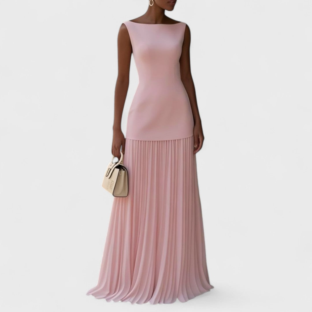 Klara - Elegance in Two Pieces