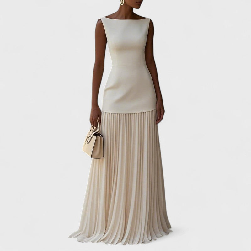 Klara - Elegance in Two Pieces