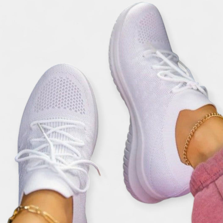 Sports shoes with comfort