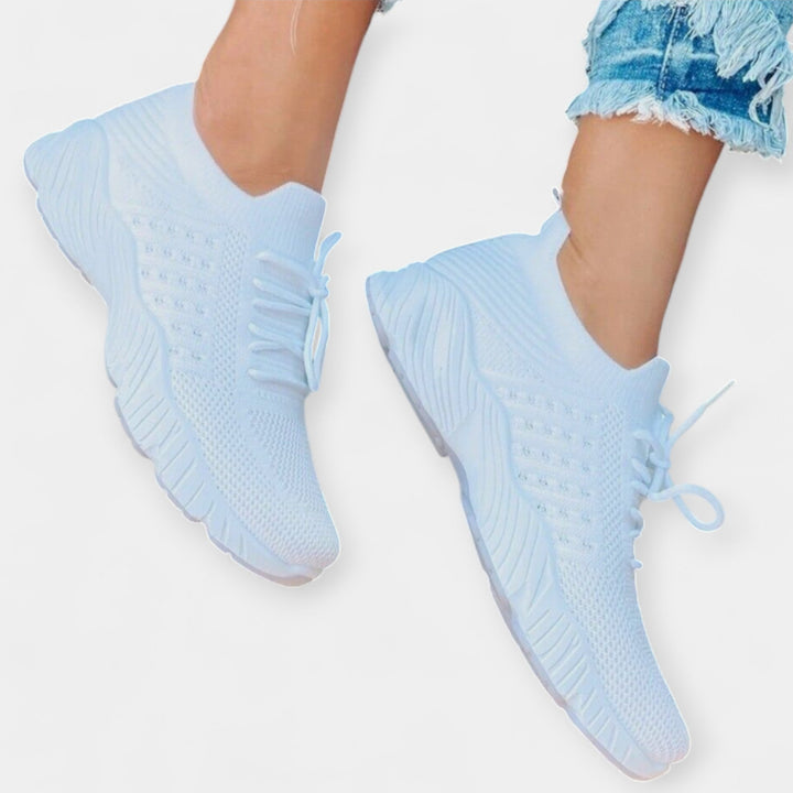 Sports shoes with comfort