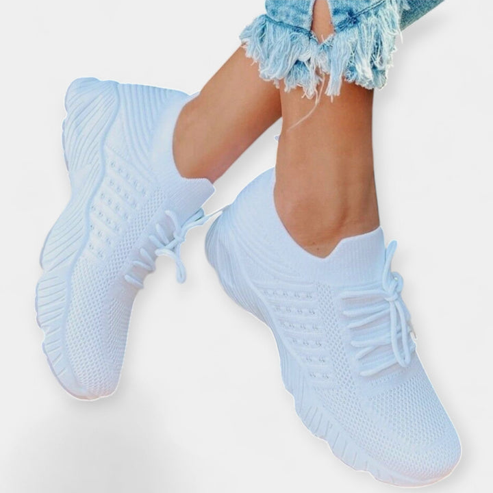Sports shoes with comfort