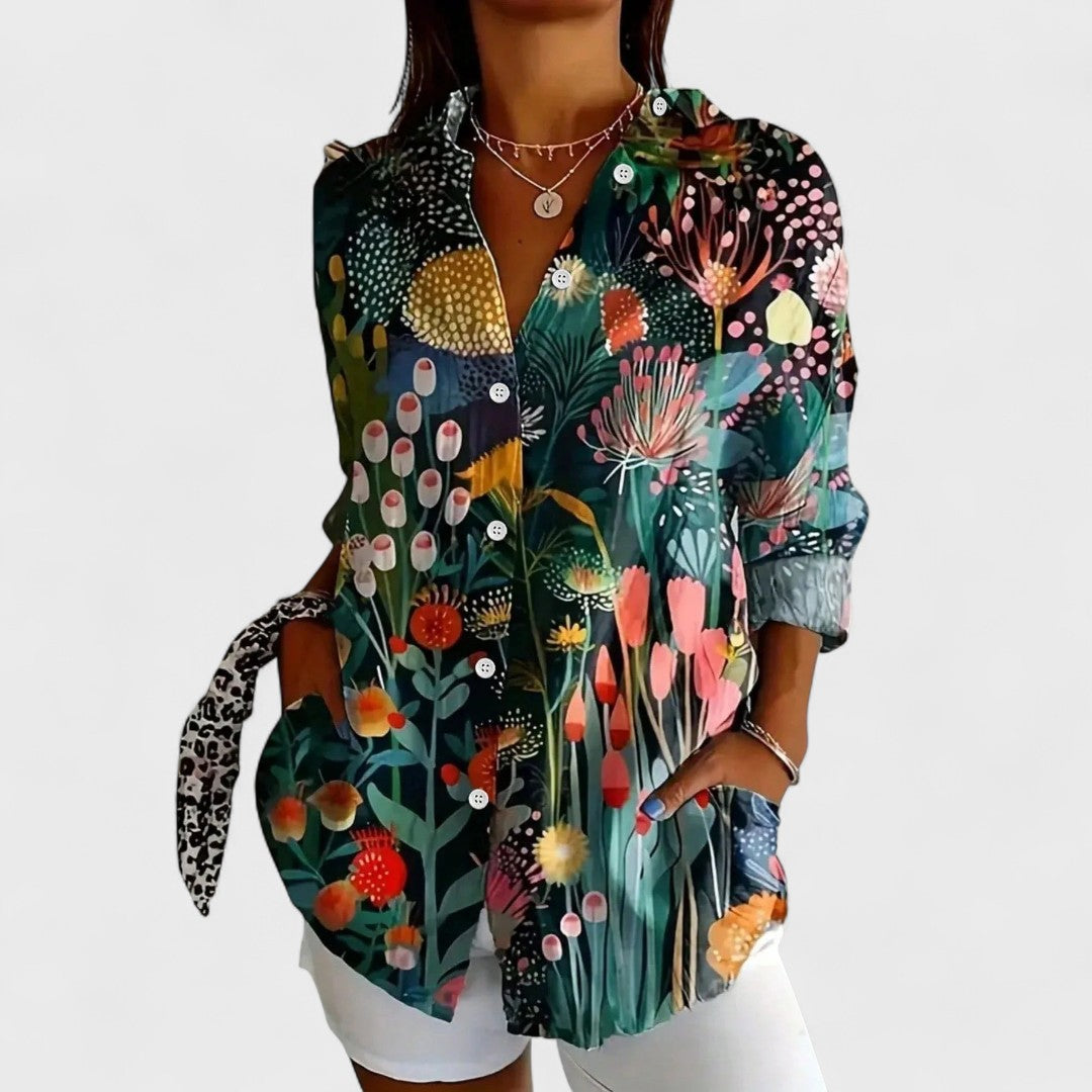 Annika - Colorful blouse with playful print