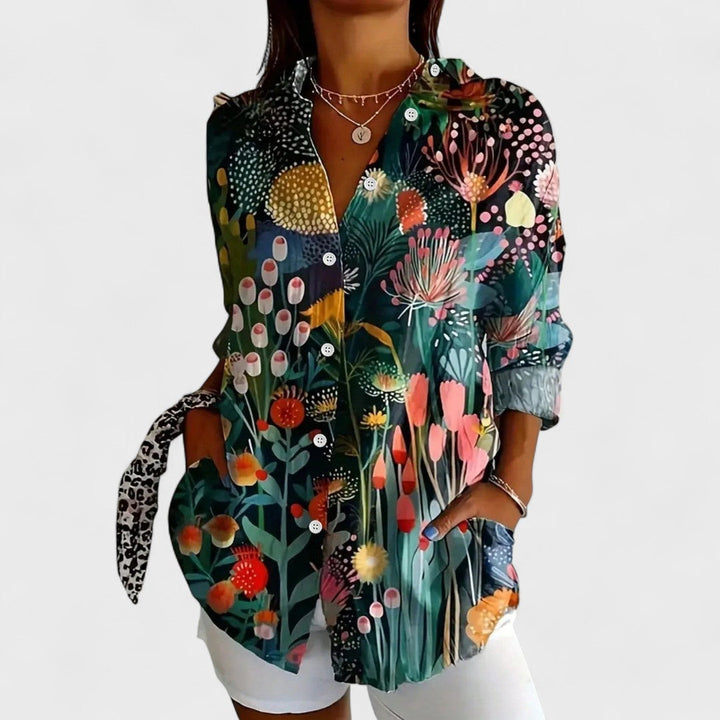 Annika - Colorful blouse with playful print