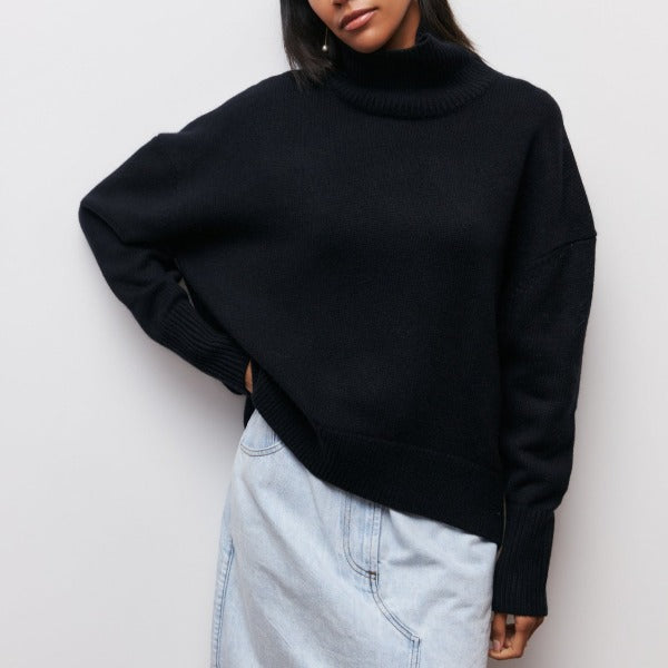 Katrielle - cozy pullover with high collar