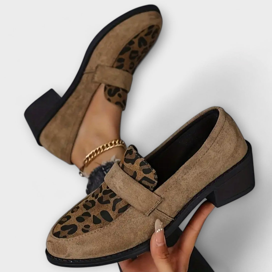 Stylish women's shoes with leopard pattern