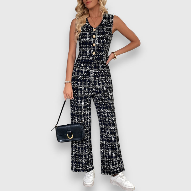 Set to share with V-neck and matching pants