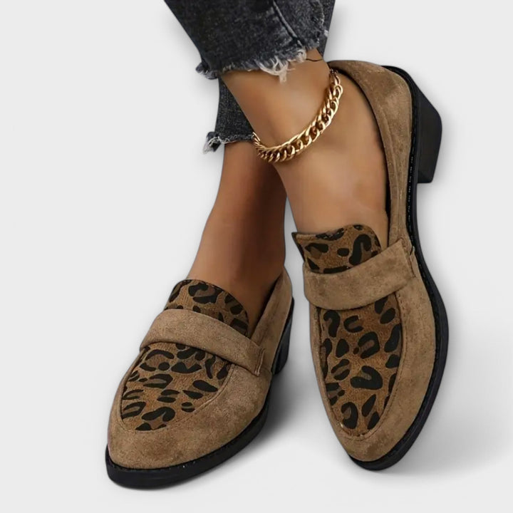 Stylish women's shoes with leopard pattern