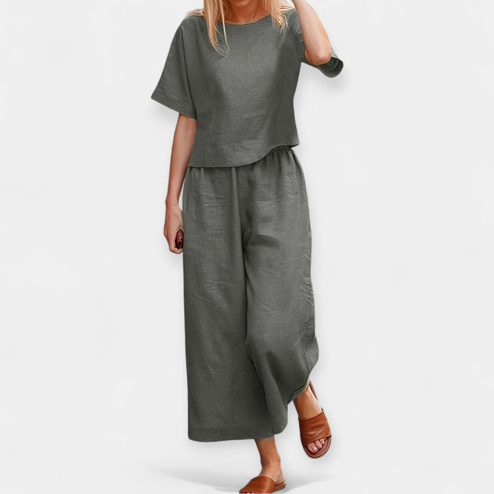 Airy Pants Set with Short-Sleeved Top