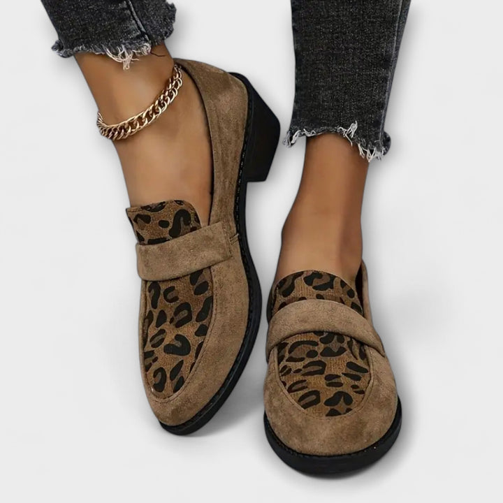 Stylish women's shoes with leopard pattern