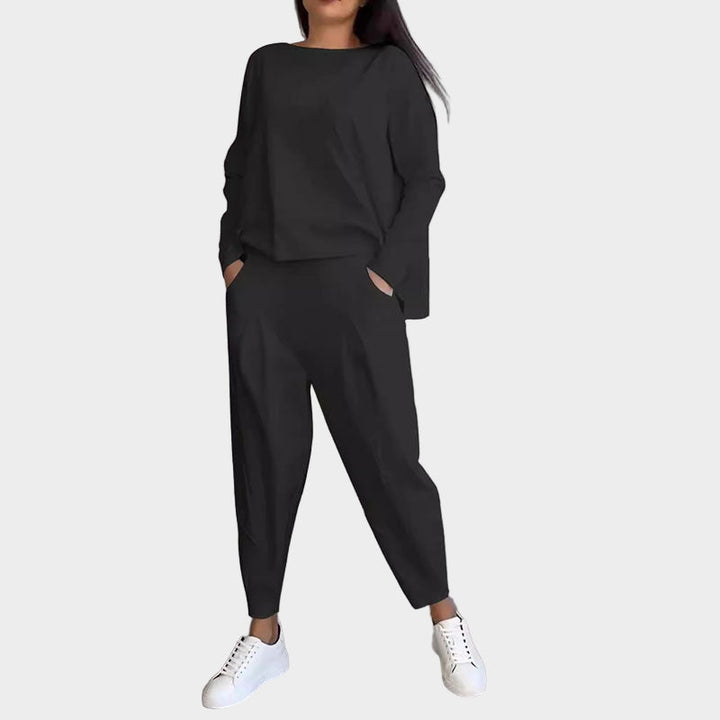 Set with Blouse and Pants in Light Elegance